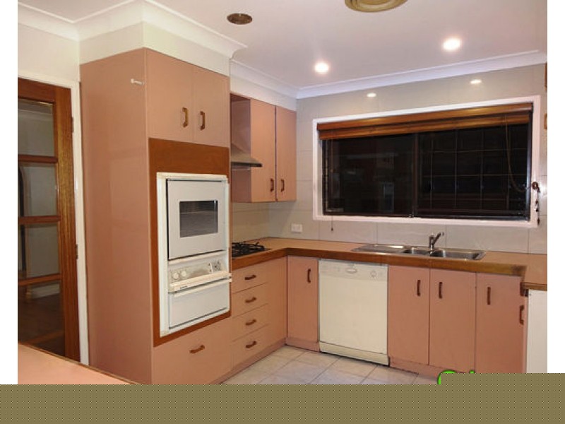 10 Chicago St, Robertson QLD 4109
