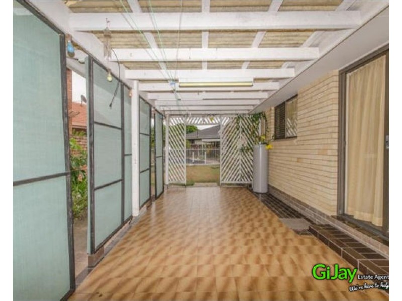 30 Arcadia Drive, Mermaid Waters QLD 4218