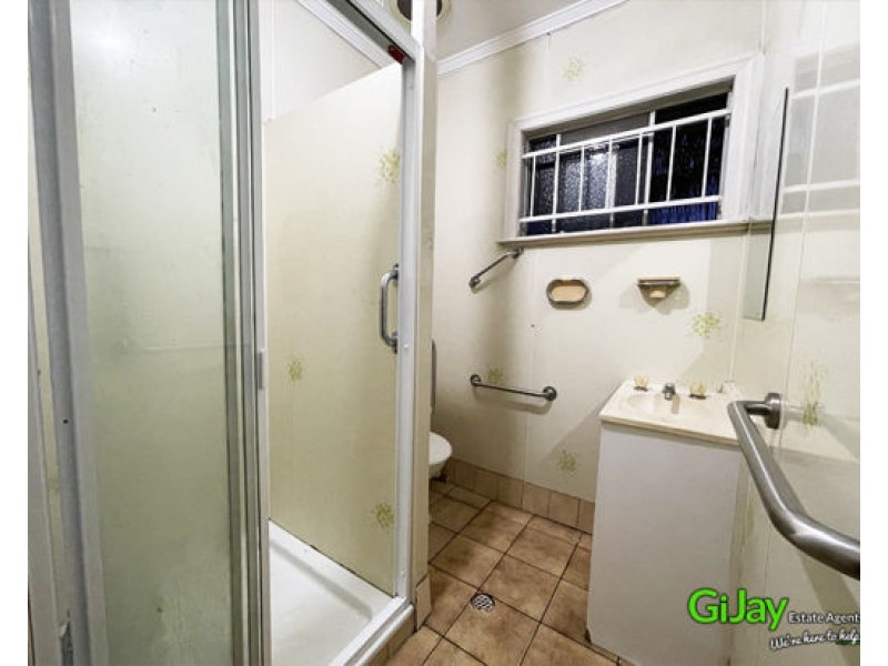 561 Newnham Road, Upper Mount Gravatt QLD 4122