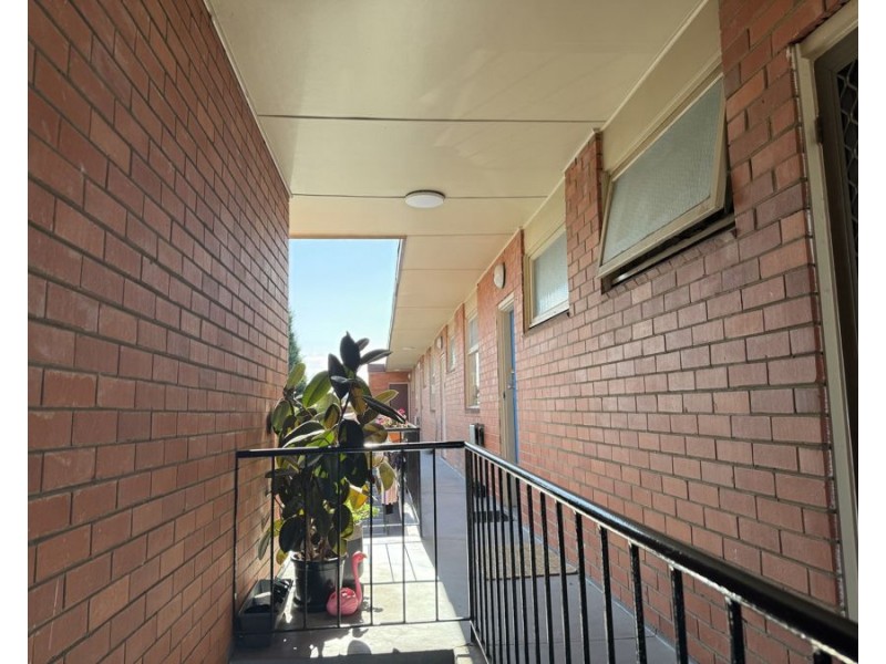 8/305 Albion Street, Brunswick VIC 3056