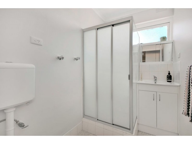 8/12 McColl Court, Brunswick West VIC 3055