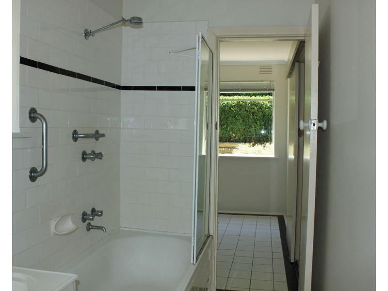 1/2A Foden Street, Brunswick West VIC 3055