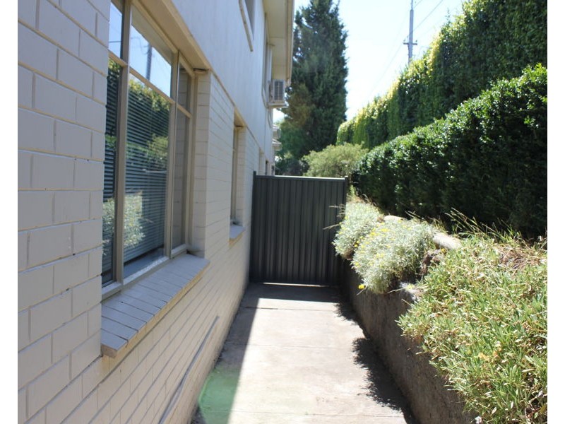 1/2A Foden Street, Brunswick West VIC 3055