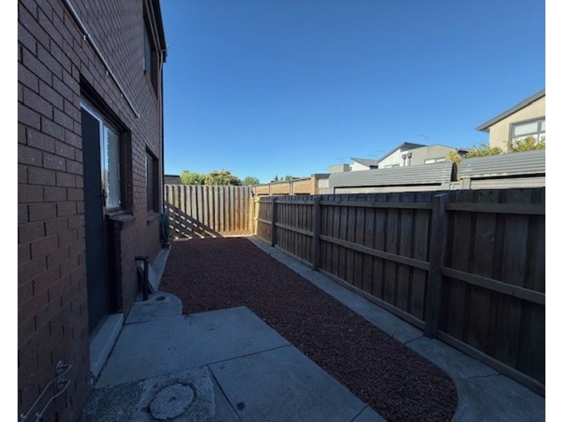 1/17 Saunders Street, Coburg VIC 3058
