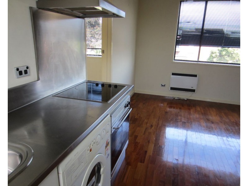 9/76 Heller Street, Brunswick West VIC 3055