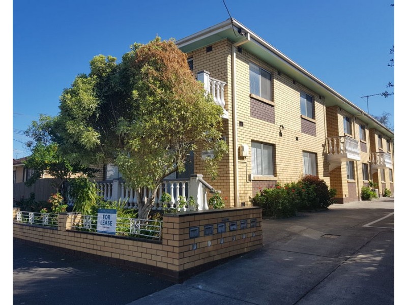 2/27 Stewart Street, Brunswick VIC 3056