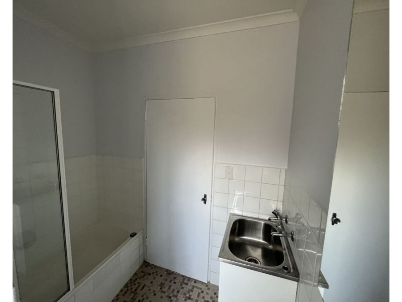 2/27 Stewart Street, Brunswick VIC 3056
