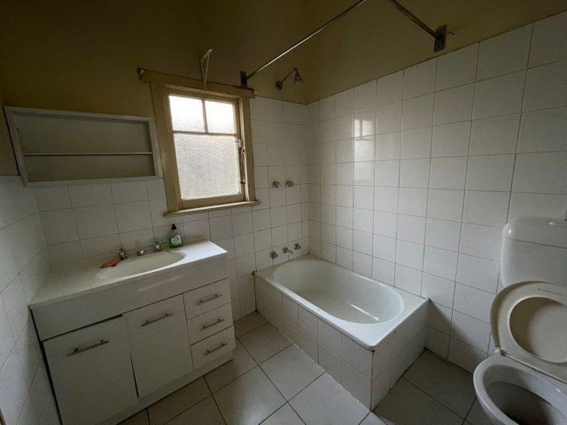 7 Larnoo Avenue, Brunswick West VIC 3055