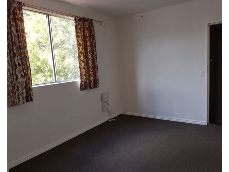 2/33 Staley Street, Brunswick VIC 3056