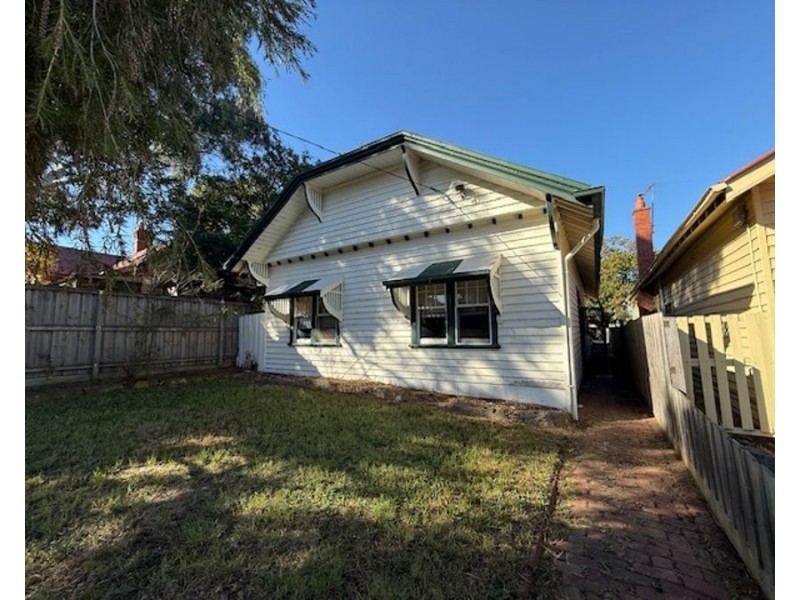 8 Saunders Street, Coburg VIC 3058