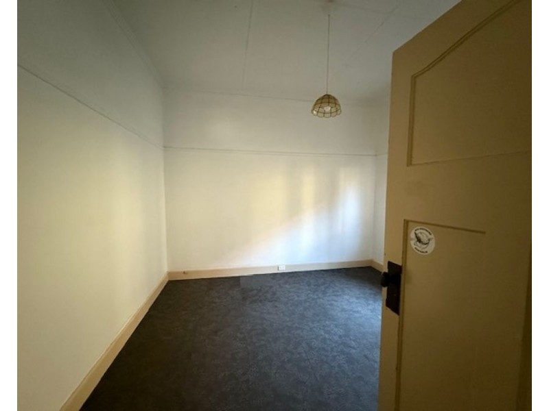 8 Saunders Street, Coburg VIC 3058