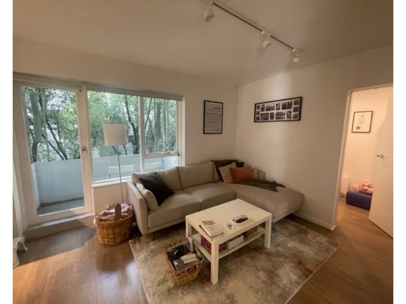 6/2B Loyola Avenue, Brunswick VIC 3056