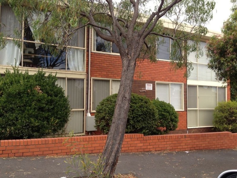 8/11 Passfield Street, Brunswick West VIC 3055