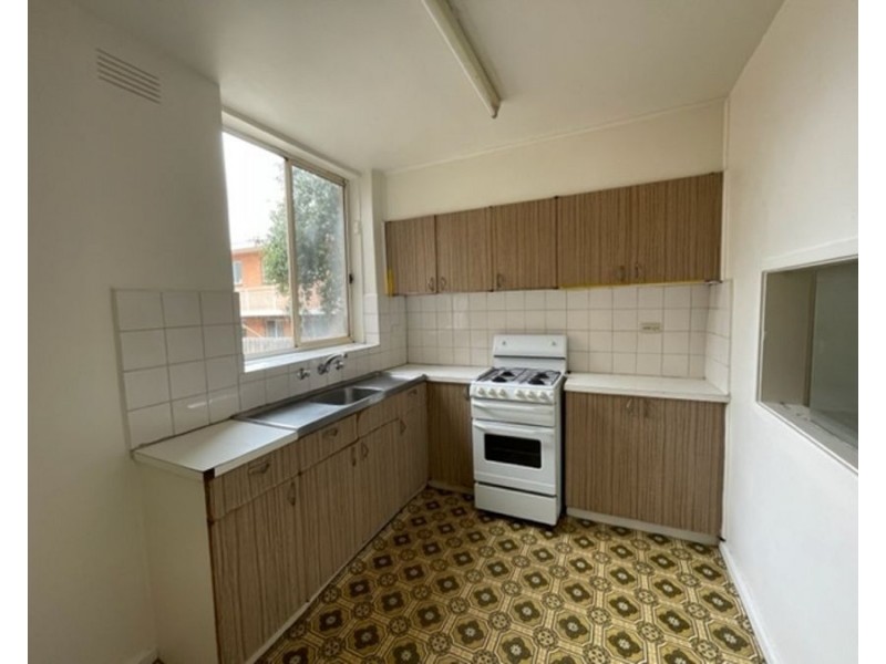 8/11 Passfield Street, Brunswick West VIC 3055