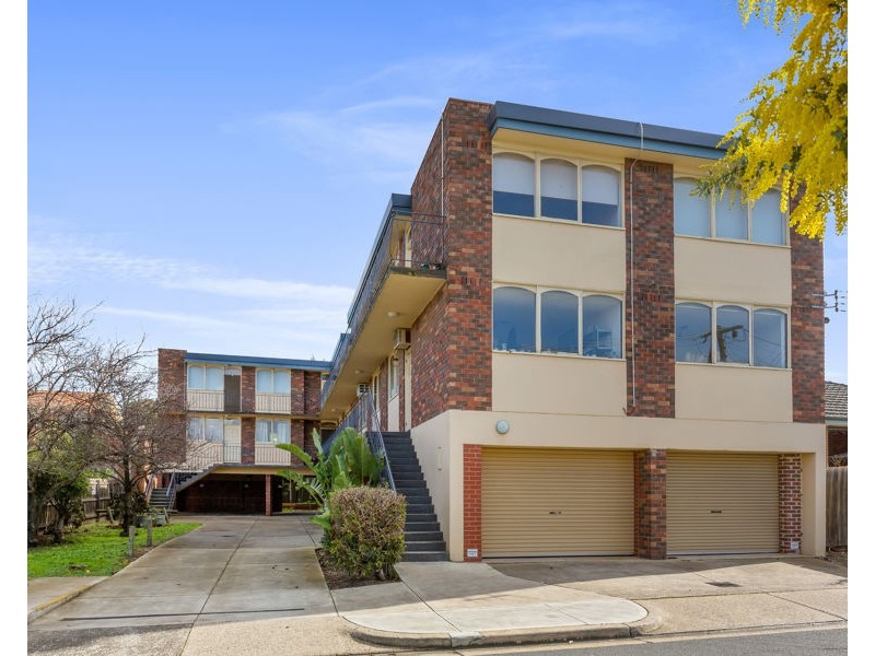 10/9 Austin Terrace, Brunswick VIC 3056