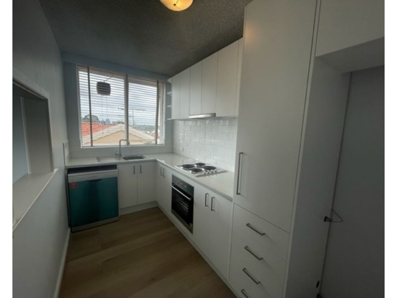 10/9 Austin Terrace, Brunswick VIC 3056