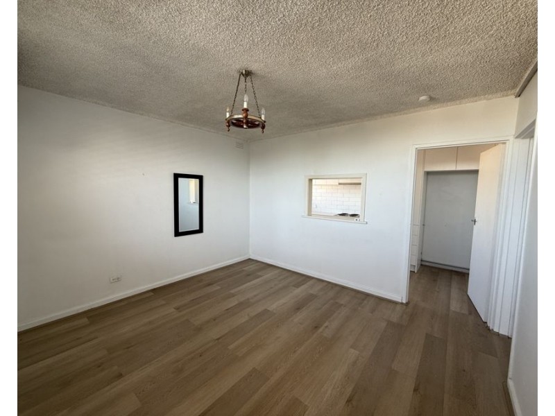 10/9 Austin Terrace, Brunswick VIC 3056