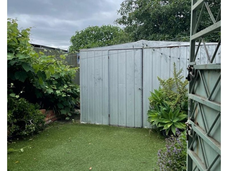 14 Laura Street, Brunswick VIC 3056