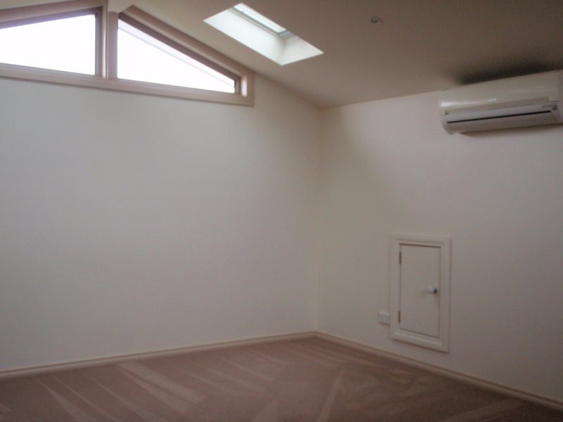 3/8 Millward Street, Brunswick VIC 3056