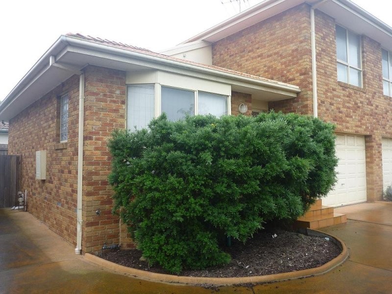 2/244 Melrose Drive, Tullamarine VIC 3043