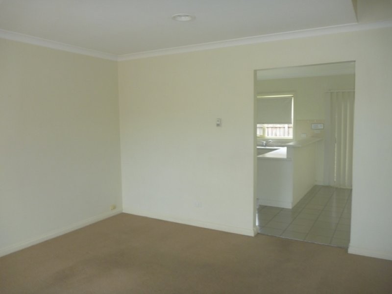 2/244 Melrose Drive, Tullamarine VIC 3043