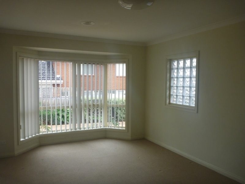 2/244 Melrose Drive, Tullamarine VIC 3043