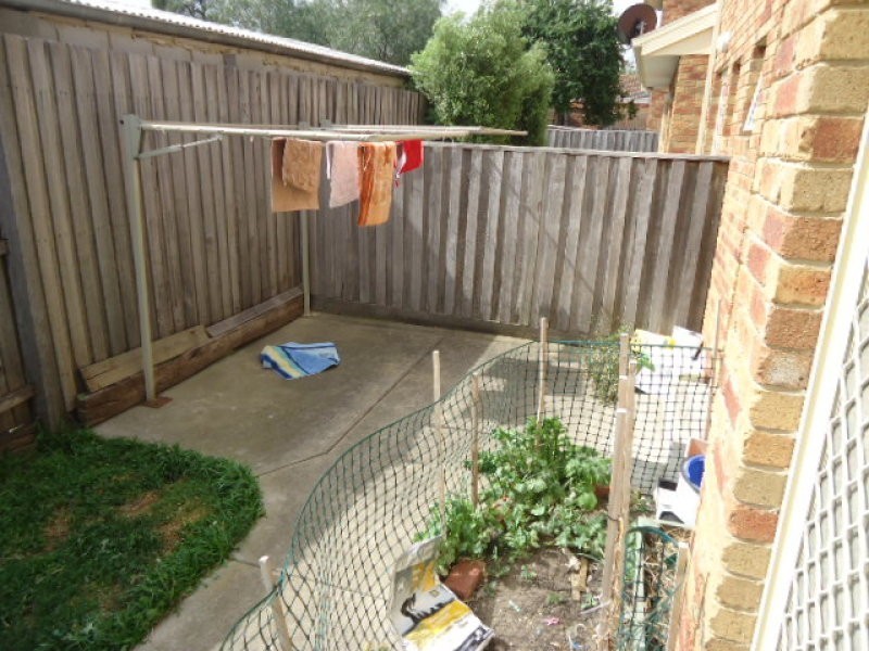 2/244 Melrose Drive, Tullamarine VIC 3043