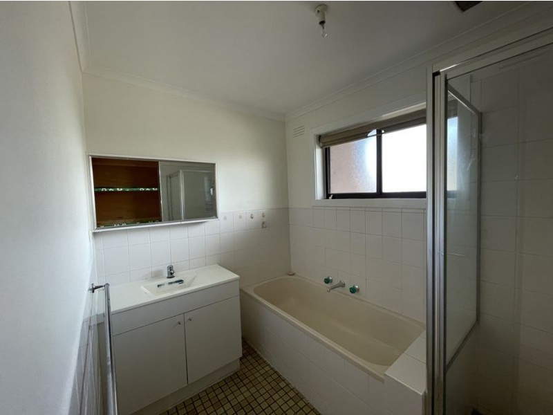 4/17 Saunders Street, Coburg VIC 3058