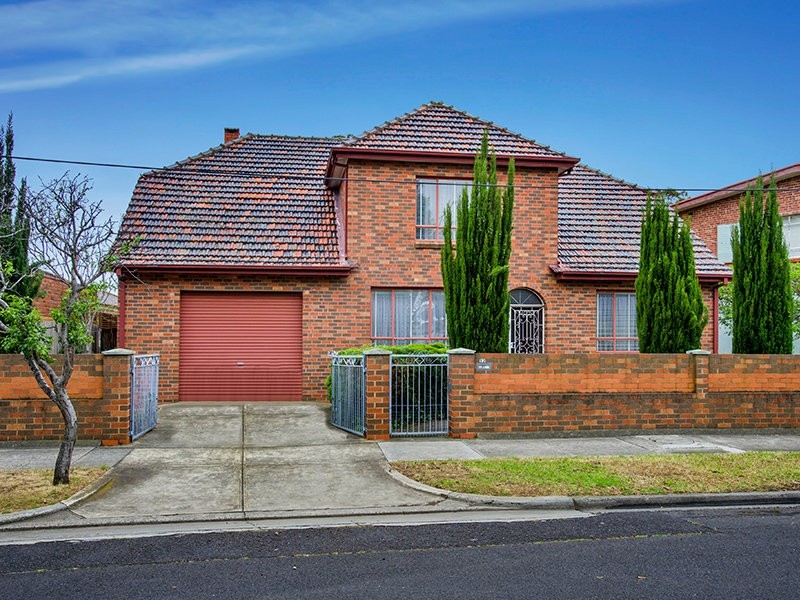 12 Collier Place, Strathmore Heights VIC 3041