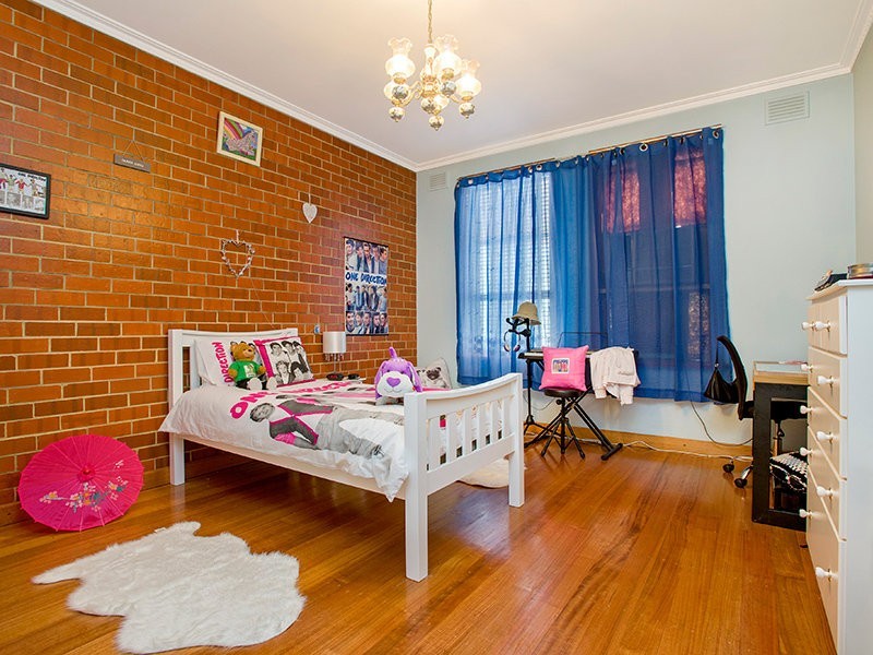 12 Collier Place, Strathmore Heights VIC 3041