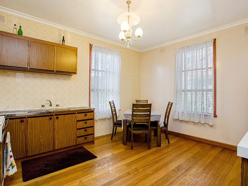 12 Collier Place, Strathmore Heights VIC 3041