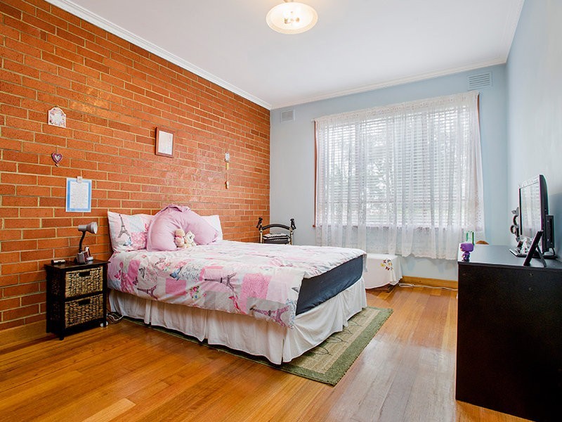 12 Collier Place, Strathmore Heights VIC 3041