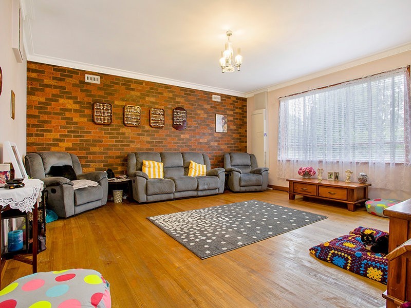 12 Collier Place, Strathmore Heights VIC 3041