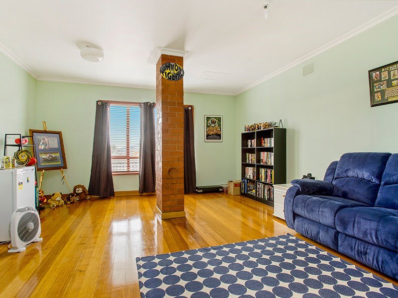 12 Collier Place, Strathmore Heights VIC 3041
