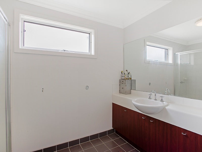 4 Brentwood Place, Roxburgh Park VIC 3064