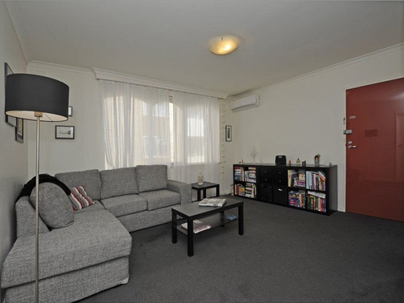9/49 Decarle Street, Brunswick VIC 3056