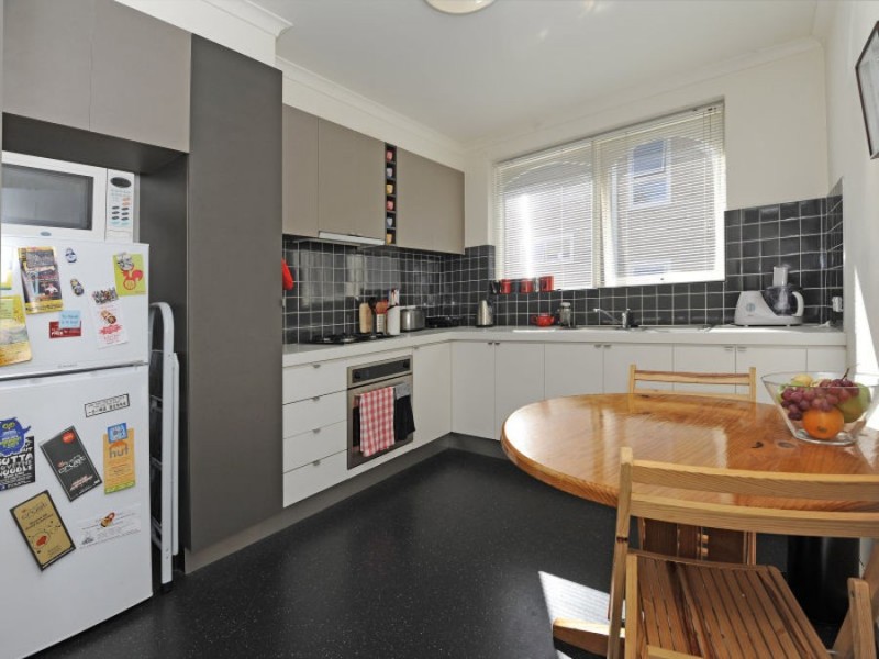 9/49 Decarle Street, Brunswick VIC 3056