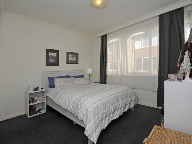 9/49 Decarle Street, Brunswick VIC 3056