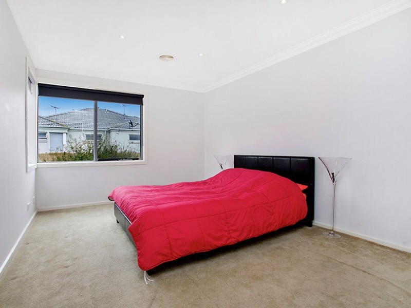 4 Brentwood Place, Roxburgh Park VIC 3064