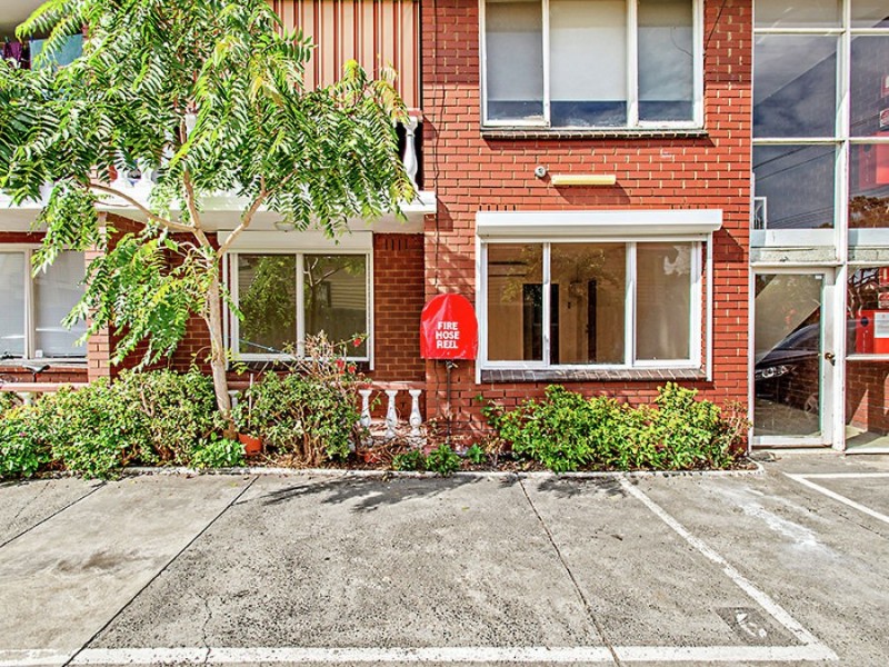 2/39 Davies Street, Brunswick VIC 3056