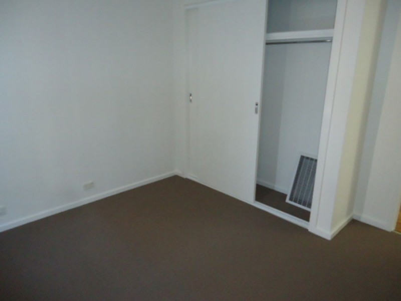 14 Katrina Drive, Gladstone Park VIC 3043