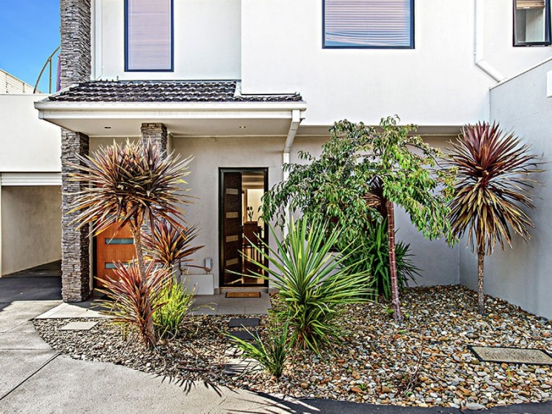 2/27 Mitchell Street, Brunswick VIC 3056