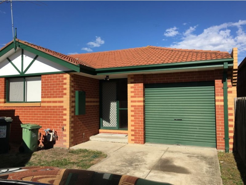 2/13 Melaleuca Drive, Meadow Heights VIC 3048