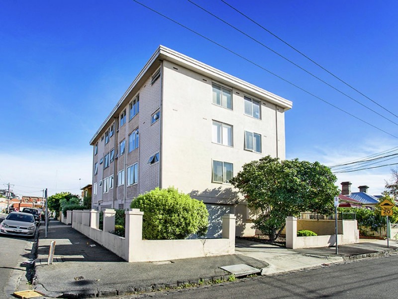 9/15 De Carle Street, Brunswick VIC 3056