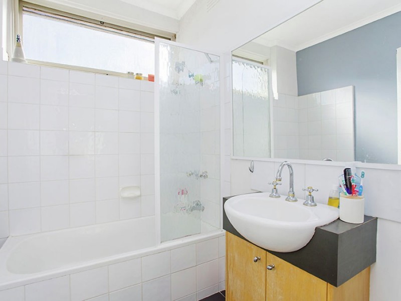 9/15 De Carle Street, Brunswick VIC 3056