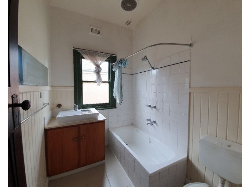 18 Wallace Street, Brunswick West VIC 3055