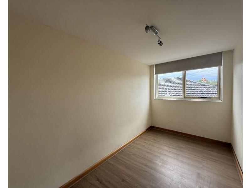 1/9 Austin Terrace, Brunswick VIC 3056