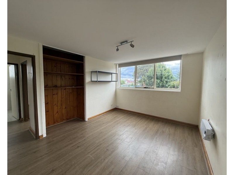 1/9 Austin Terrace, Brunswick VIC 3056