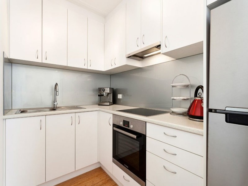 18/912 Drummond Street, Carlton North VIC 3054