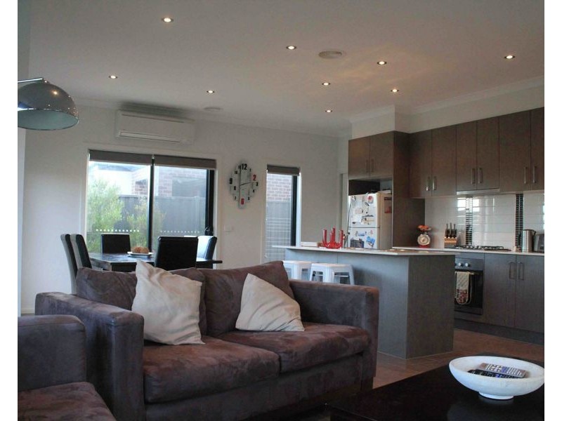 1/30 Billabong Crescent, Tarneit VIC 3029